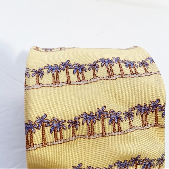 Tommy Hilfiger Men’s 100% Silk Tie - Picture 2 of 5